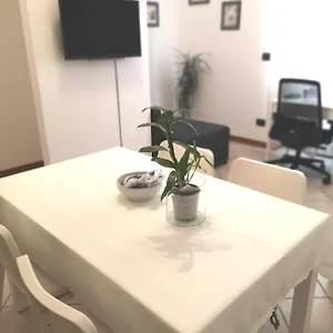 Holiday - Centro - Parcheggio Privato Apartamento
